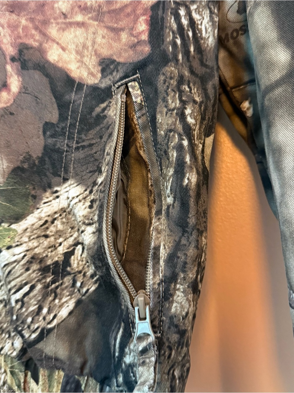 Mossy Oak Boys Size 8 Camo Hooded Hunting Jacket Insulated Full Zip - Picture 3 of 11